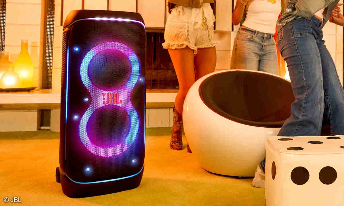- HarDet Ved første øyekast på JBL Partybox 720 Bluetooth-høyttaleren blir det tydelig at dette er et produkt designet for holdbarhet og lang levetid.