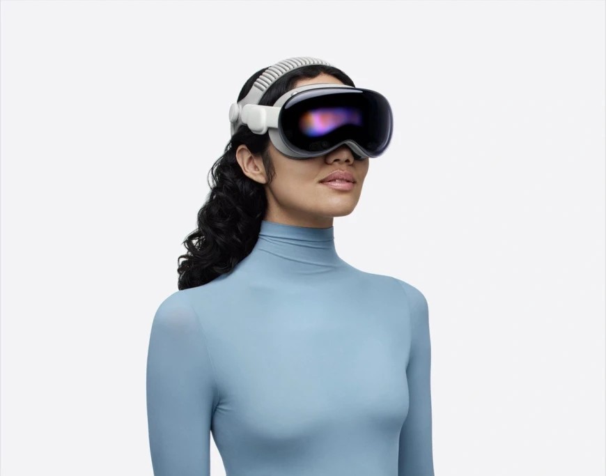 Apple avduket en oppdatert versjon av sitt Vision Pro augmented reality-headset. Hovedfunksjonen i den nye versjonen er M5-prosessoren, bygget med banebrytende 3-nanometer-teknologi. - HarDet Apple avduket en oppdatert versjon av sitt Vision Pro augmented reality-headset. Hovedfunksjonen i den nye versjonen er M5-prosessoren, bygget med banebrytende 3-nanometer-teknologi.