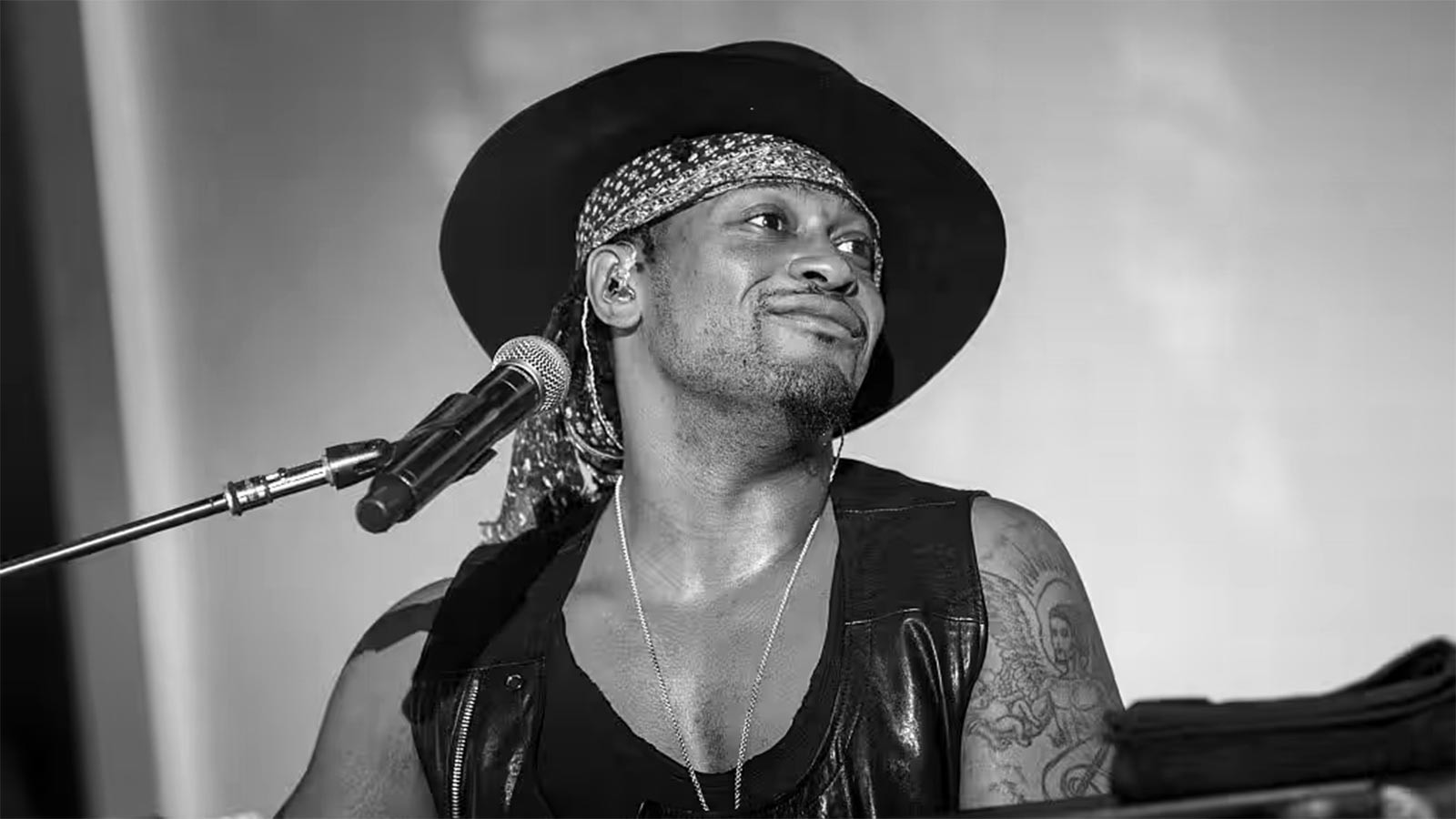 Et ikon forsvant, men melodiene lever videre i hjertene til alle som følte rytmen hans.