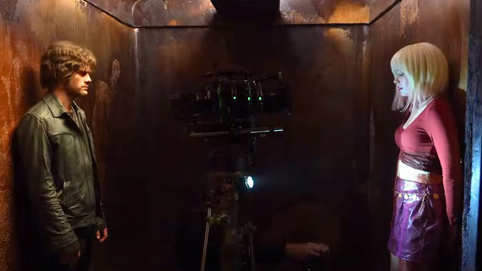 Handlingen er basert på Silent Hill 2 , som fikk en høyt anerkjent nyinnspilling fra Bloober Team i fjor . Dette bidraget ble valgt som grunnlag for spillet fordi det regnes som det beste i skrekkserien. - HarDet Handlingen er basert på Silent Hill 2 , som fikk en høyt anerkjent nyinnspilling fra Bloober Team i fjor . Dette bidraget ble valgt som grunnlag for spillet fordi det regnes som det beste i skrekkserien.