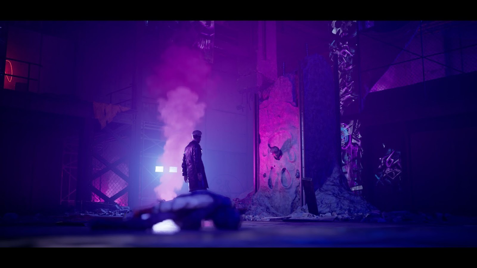 Den grafiske stilen har ikke endret seg siden demoen – en dyster setting av en forfallende by med fargerike skilt og en overflod av vanlige mennesker på gatene og anarkister i smugene. 