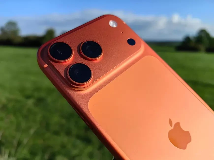 Kameramodulen til Apple iPhone 17 Pro Max har gjennomgått betydelige endringer og har fått 8x optisk zoom. - HarDet Kameramodulen til Apple iPhone 17 Pro Max har gjennomgått betydelige endringer og har fått 8x optisk zoom.