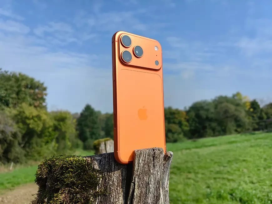 Skjermen var perfekt lesbar selv i sterkt sollys, og kameraets muligheter har også blitt betydelig utvidet. Mens avanserte kameratelefoner fra asiatiske merker nylig har satt trendene innen mobilfotografering og videografi, ser Apple iPhone 17 Pro Max nå ut som et velbalansert og brukervennlig alternativ. - HarDet Skjermen var perfekt lesbar selv i sterkt sollys, og kameraets muligheter har også blitt betydelig utvidet. Mens avanserte kameratelefoner fra asiatiske merker nylig har satt trendene innen mobilfotografering og videografi, ser Apple iPhone 17 Pro Max nå ut som et velbalansert og brukervennlig alternativ.