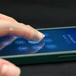 Forskere har laget et plaster som lar deg kjenne virtuelle teksturer på telefonen - HarDet Forskere har laget et plaster som lar deg kjenne virtuelle teksturer på telefonen