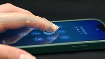 Forskere har laget et plaster som lar deg kjenne virtuelle teksturer på telefonen