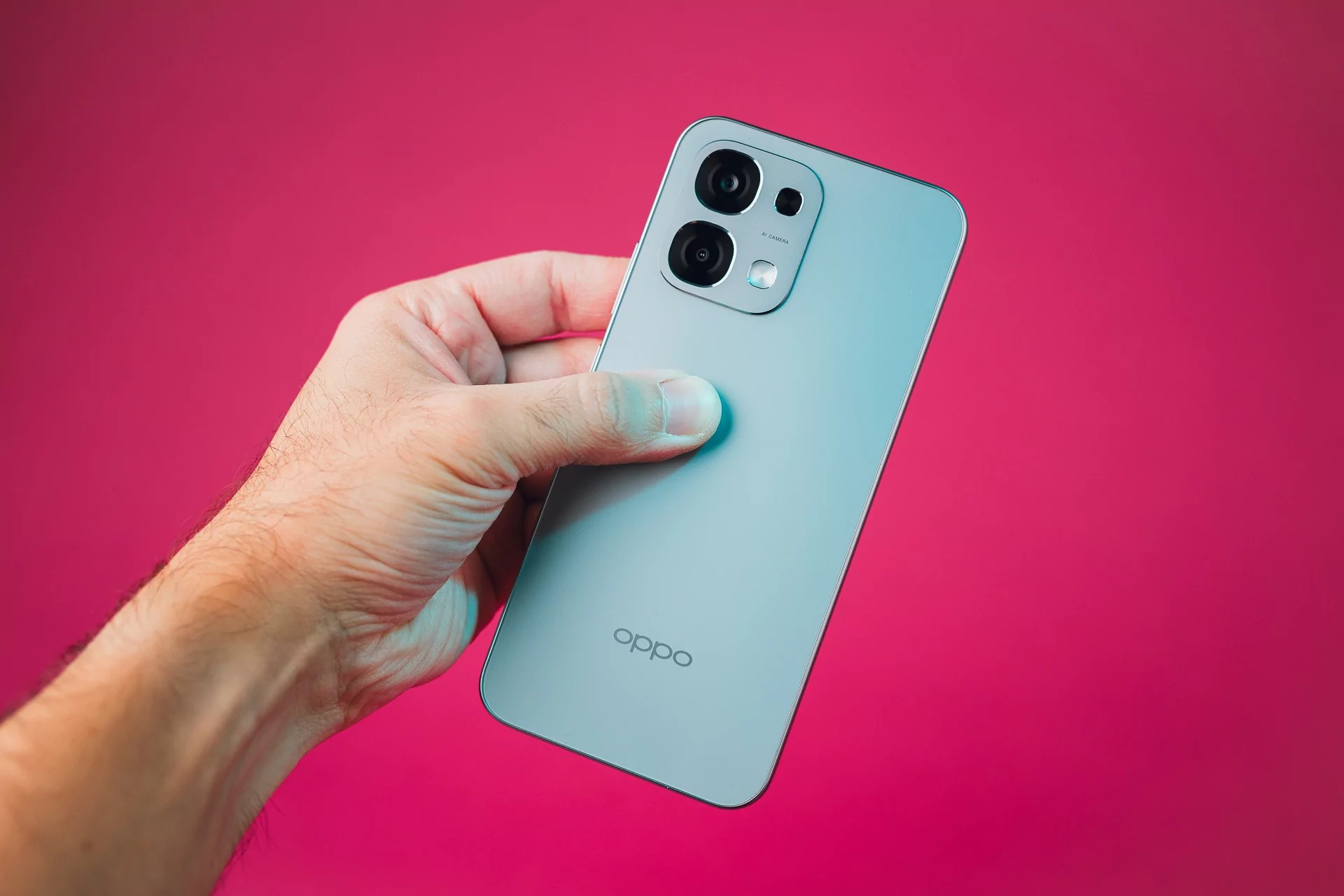 OPPO A6 Pro er etter min mening en veldig attraktiv smarttelefon fordi den tilbyr alt jeg tror mange gjennomsnittlige kjøpere ser etter.