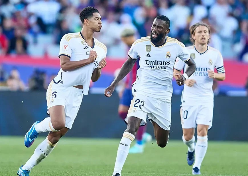 I et intervju med den spanske publikasjonen GQ annonserte Real Madrids president Florentino Pérez og Apple Services visepresident Eddy Cue at de ville gi ut en dokumentarfilm for Apple Vision Pro neste år, filmet i Apple Immersive Video-format.