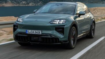 Porsche avduker nye Cayenne Electric – luksus-SUV med opptil 642 km rekkevidde