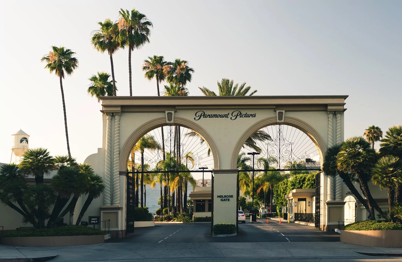 Paramount utfordrer Netflix med et bud på 108 milliarder dollar for Warner Bros.