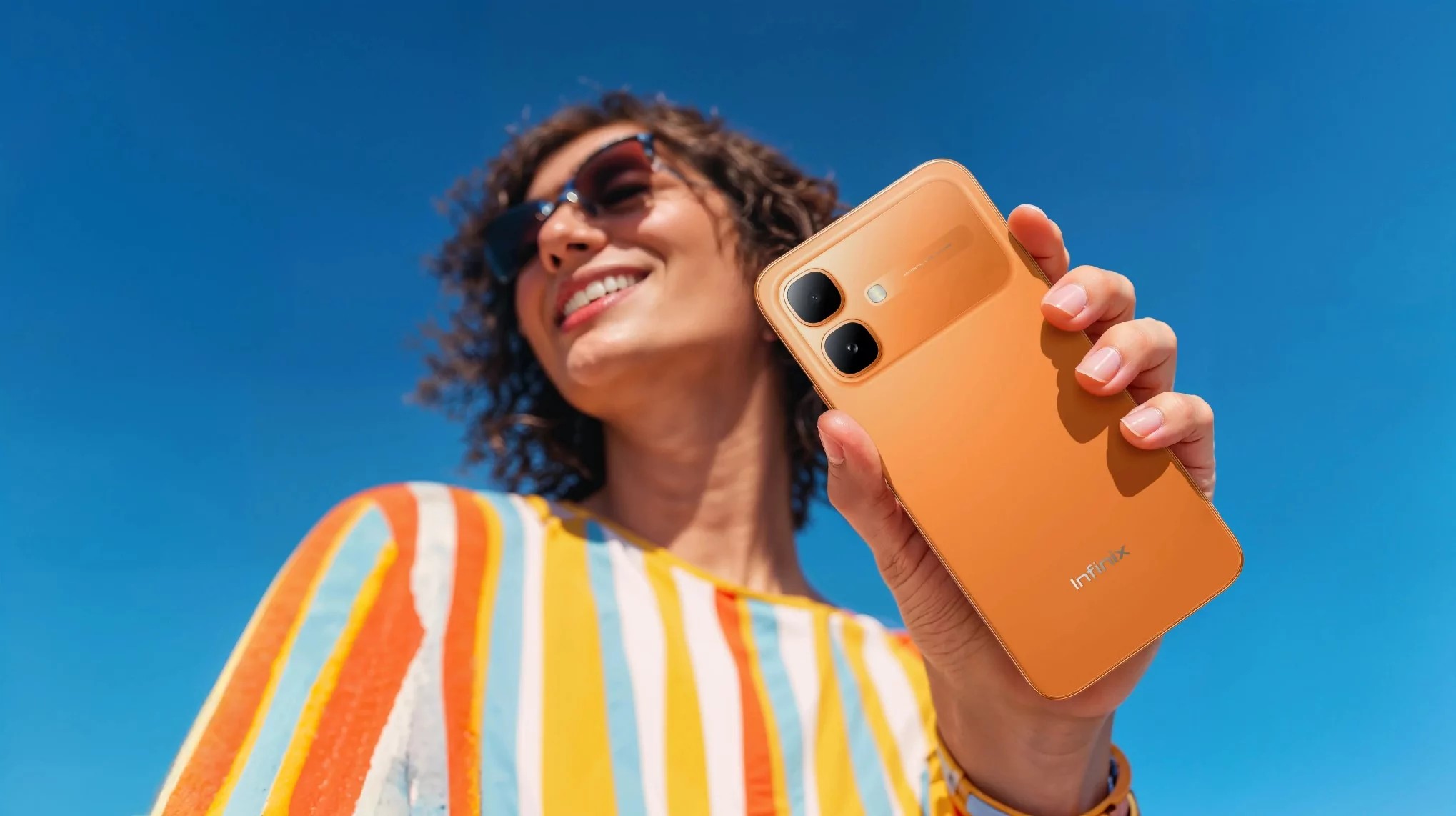 Smarttelefonen tilfredsstiller de grunnleggende behovene til den gjennomsnittlige brukeren, samtidig som den tilbyr tilleggsfunksjoner, som offline kommunikasjon opptil 1 km